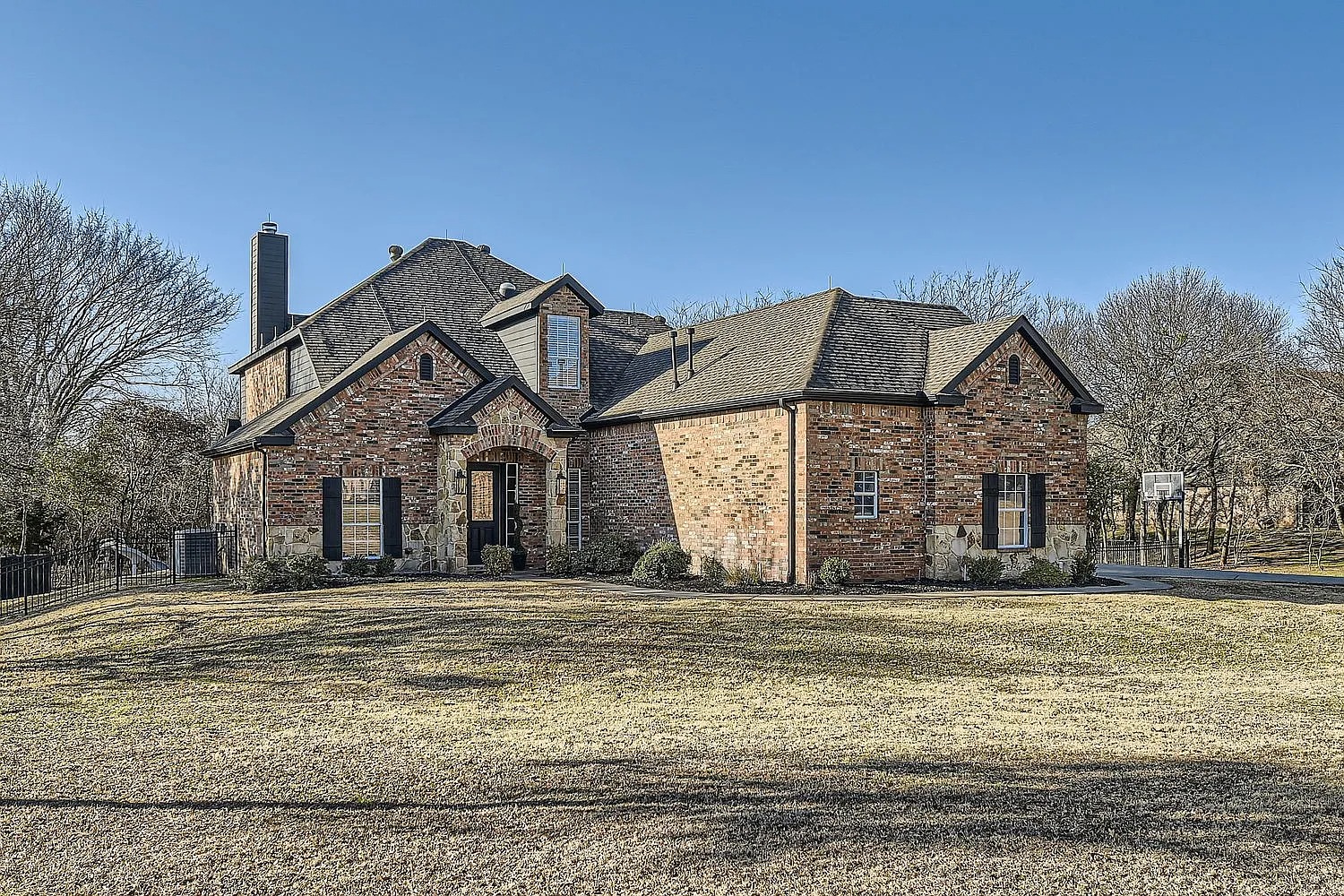 Read more about the article Investing in 2025? Here’s Why Fort Worth Real Estate Is Getting All the Attention (2-minute reading)